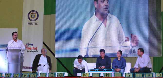 Llegan ms computadores y tabletas a colegios oficiales