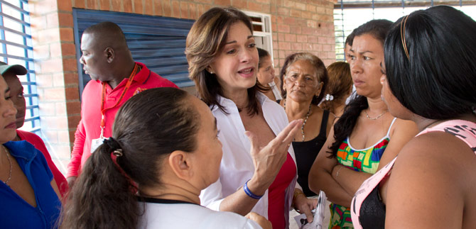 La mujer, como maestra, es el alma de la educacin: Luz Elena Azcrate