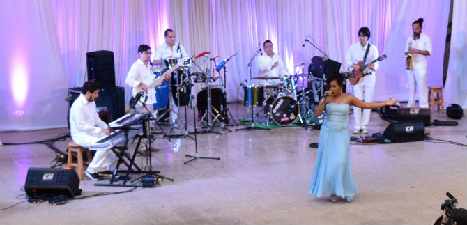 Este sbado en Los Cristales, vamos todos a cantar