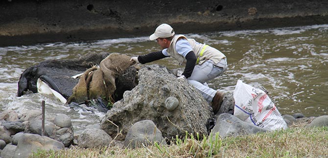 Recuperacin de la ribera del ro Cali este viernes 1 de abril