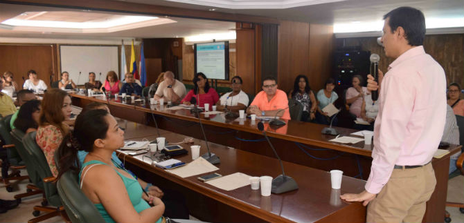 Control Disciplinario capacitar a 1160 funcionarios en 2016