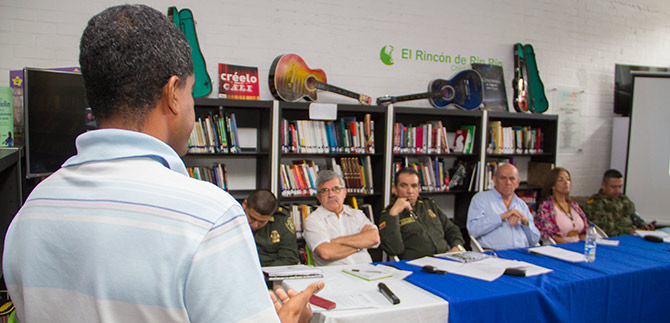 L�deres de la comuna 21 se comprometen con acciones en contra de la delincuencia