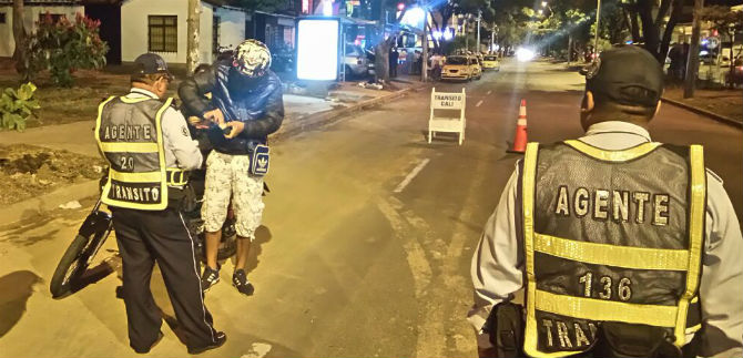 Tr�nsito regula parqueo en San Antonio