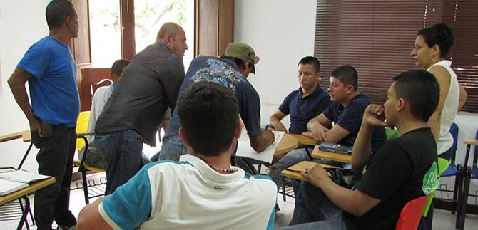 Adelantan talleres de fortalecimiento a organizaciones de recicladores de oficio