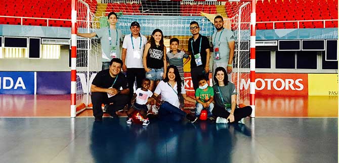 Peque�os milagros de vida, se gozan el Coliseo El Pueblo como los grandes