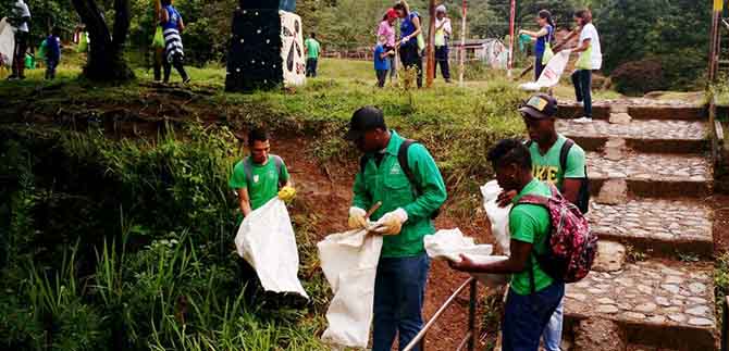 Segunda jornada de limpieza al r�o Mel�ndez