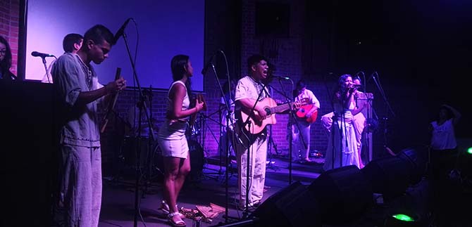 Grupo Semilla del INEM celebr 20 aos cantndole al mundo