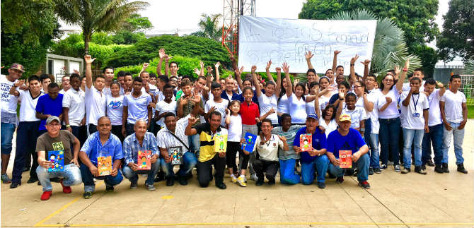 Nios del Instituto Tobas Emanuel estrenan regalo de la Secretara del Deporte