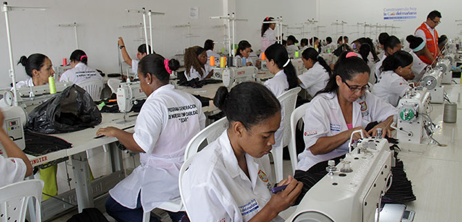 Alcald�a en alianza con la fundaci�n Singer le apuesta al desarrollo socio-laboral de las mujeres cale�as