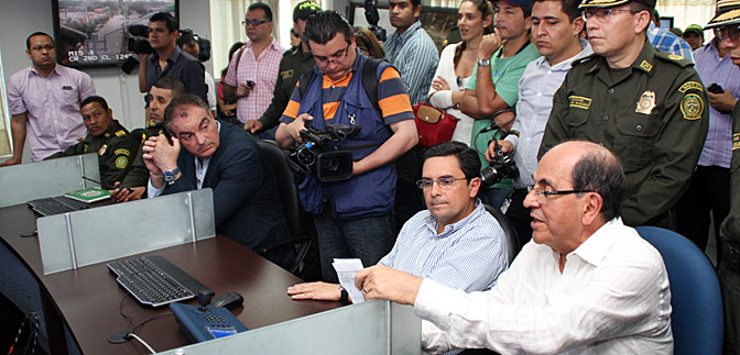 Mininterior, Alcalde de Cali y Secretario de Gobierno entregan modernizaci�n del sistema de vigilancia para Cali