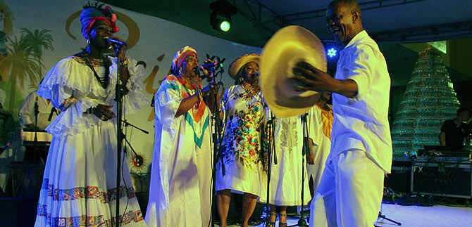 Estrellas faros brillaron en  el cierre del  D�a Del Pac�fico