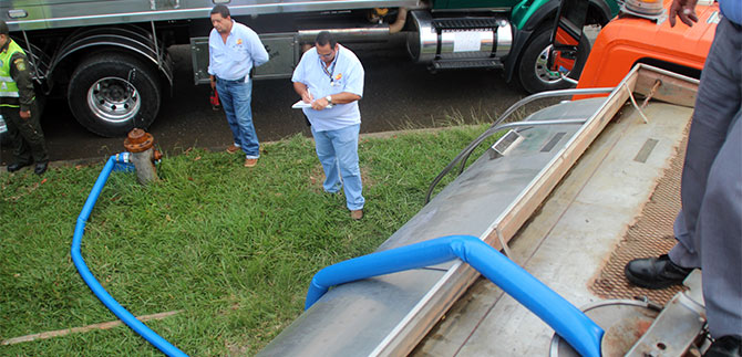 Plan de suministro de agua transcurre con normalidad en comuna 22