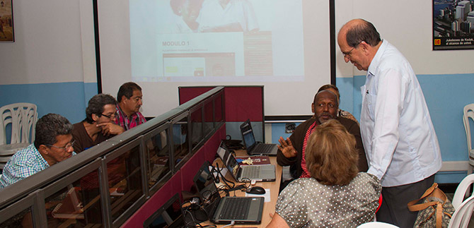 Profesores oficiales se capacitan en TIC para dar educaci�n con calidad