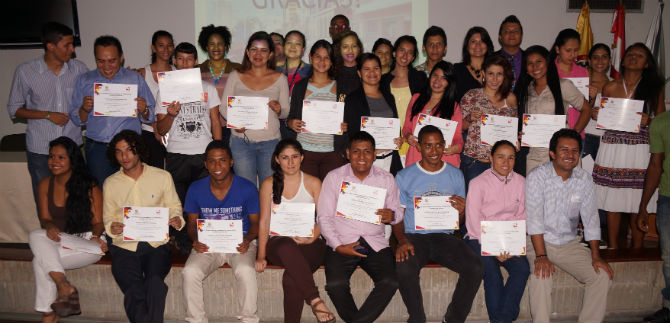 400 j�venes fueron certificados en pol�tica p�blica