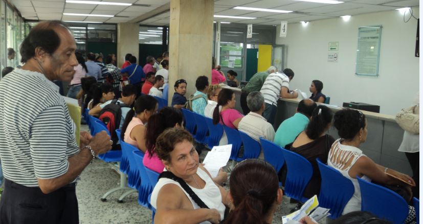 Unos cien contribuyentes se atienden a diario en Catastro Municipal