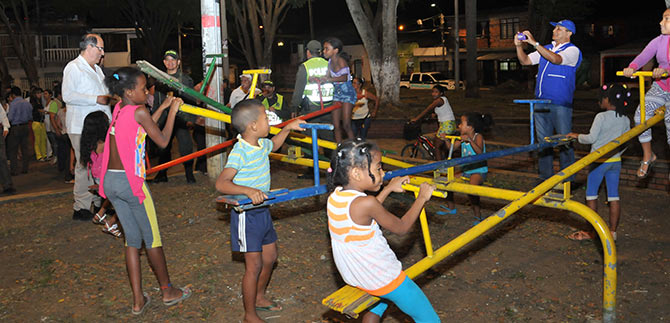 Con iluminaci�n de v�as aleda�as a parques y zonas verdes, Alcald�a refuerza seguridad