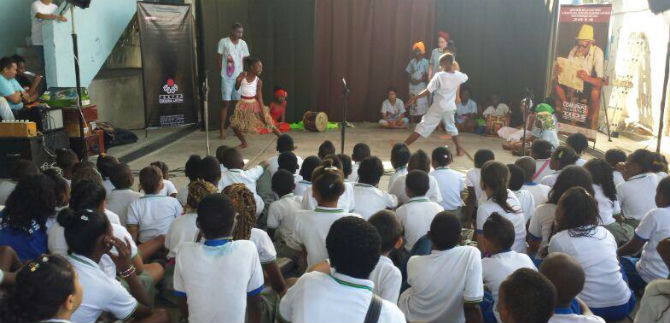 Teatro Esquina Latina, en las comunas de Cali
