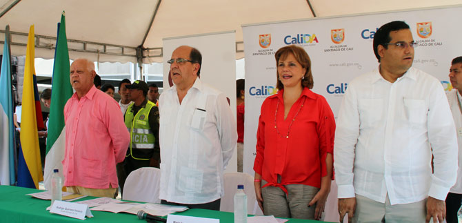 Al inaugurar obras en colegios, Alcalde agradeci� al alto Gobierno