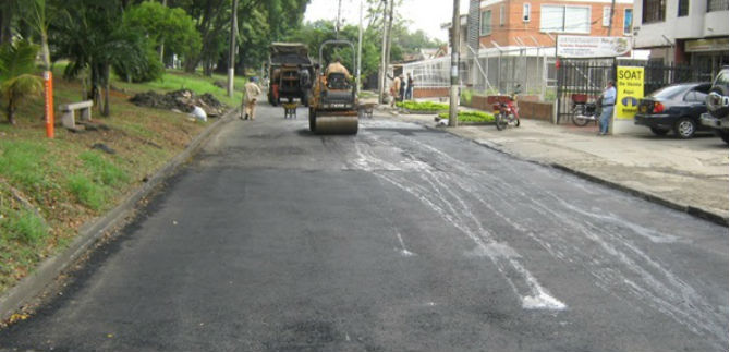 Infraestructura ha hecho bacheo en 50.000 m2 de huecos de la comuna 2