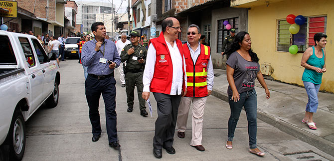 Alcalde Rodrigo Guerrero contin�a entregando nuevas v�as en barrios cale�os