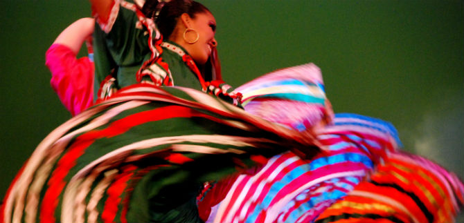 Compa��as de M�xico y Per�, sorprendieron en la inauguraci�n del Mercedes Monta�o