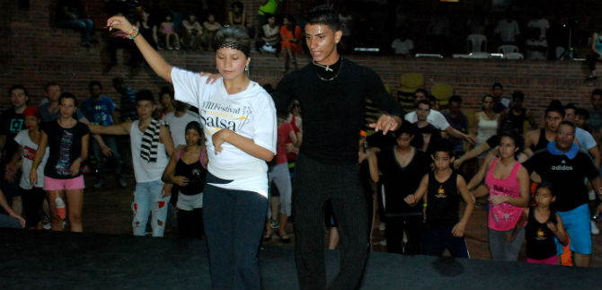 Campeones de baile deportivo dar�n clases gratis en 4� d�a del Festival Mundial de Salsa