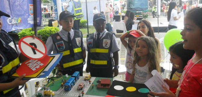Cali tiene peque�os guardianes participando en campa�as de educaci�n vial