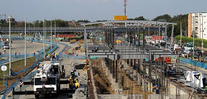 Obra de la Terminal Calipso-Julio Rinc�n genera empleo a habitantes del sector