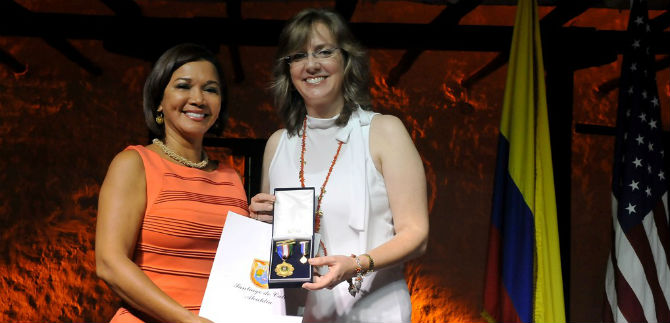 Administraci�n Municipal reconoci� labor del Colomboamericano