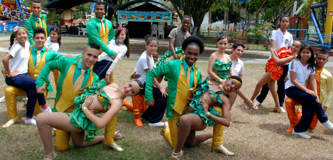 Estudiantes exploran habilidades art�sticas con Jornadas Escolares Complementarias