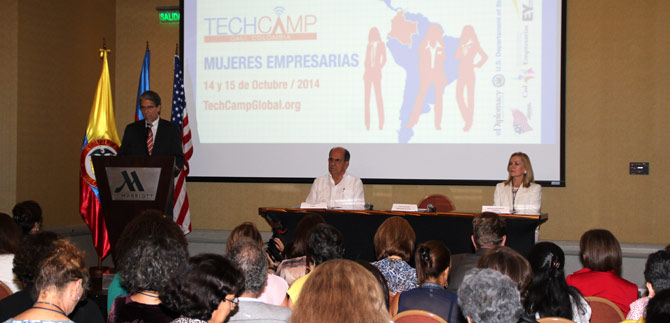 Empresas de mujeres logran m�s beneficios para la sociedad: Embajador de EE. UU.