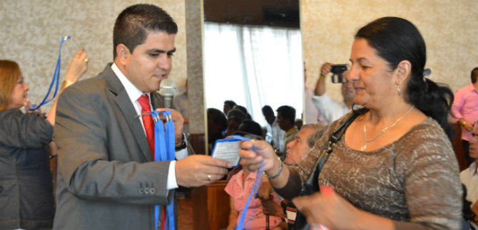 Administraci�n une esfuerzos contra el contrabando y regulaci�n de venta de tabaco