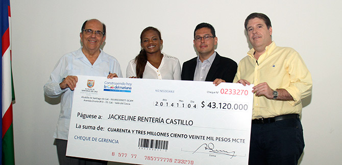 Jackeline Renter�a agradeci� al Alcalde de Cali por subsidio que le entreg� para vivienda propia