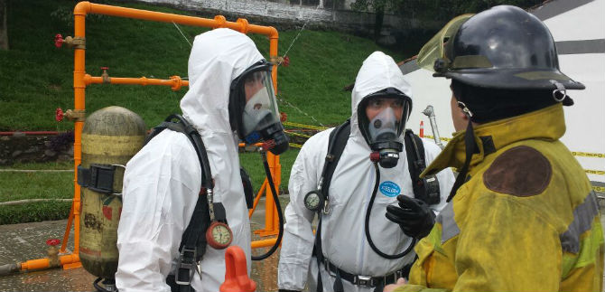 Bomberos del pa�s se preparan en Cali en emergencias con materiales peligrosos