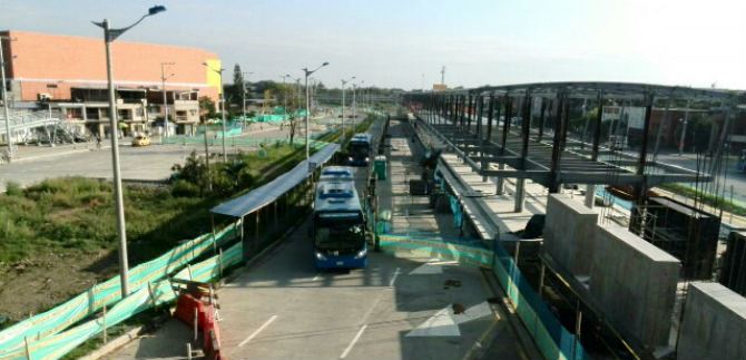 Paso de buses del MIO por la Terminal Julio Rinc�n reduce tiempos de viaje en Aguablanca