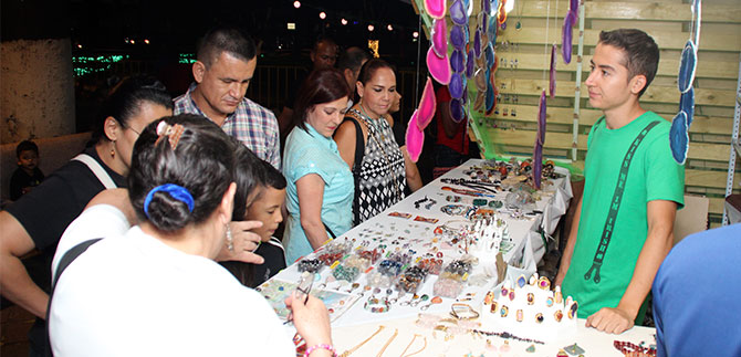 Mercadillo navide�o, dulce y atractiva opci�n artesanal en fin de a�o