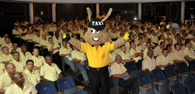 Cali ya tiene 500 taxistas graduados como anfitriones