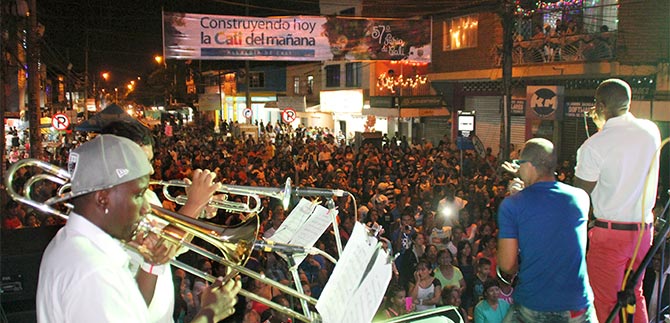 Feria de Cali llega a las comunas; se prendi� en el barrio Belisario Caicedo