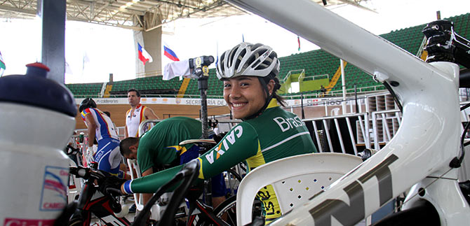 Ciclistas extranjeros que asisten al Mundial de Pista, encantados con Cali