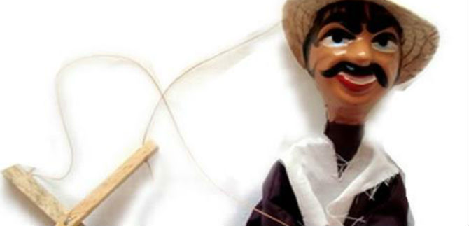 Obra con T�teres en el Teatro Salamandra