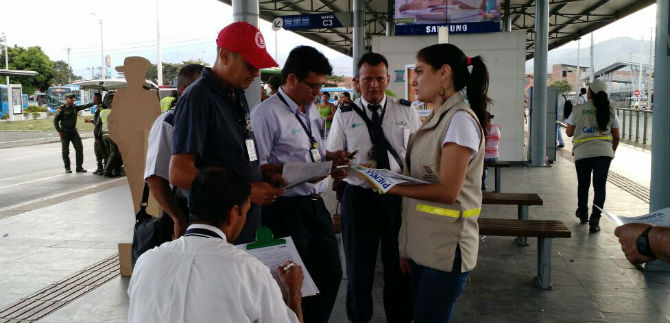 En el MIO se sensibiliza y socializa el Comparendo Ambiental