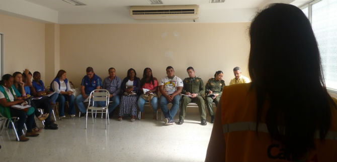 Acompa�amiento social a familias de Llano Verde