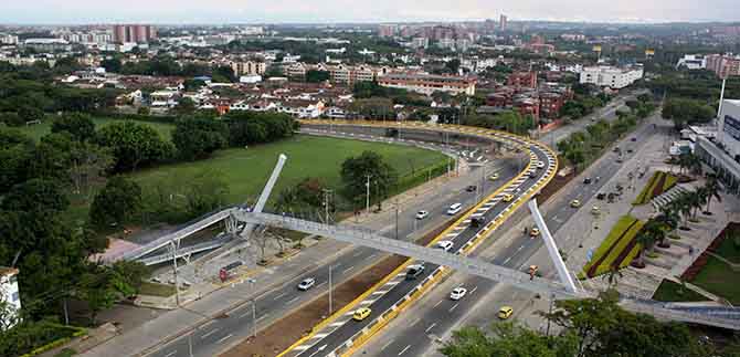 En servicio, puente vehicular de la carrera 70 con autopista Sur, luego de reparaci�n