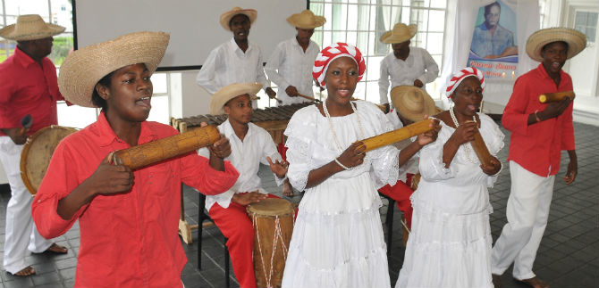 Participaci�n de Buenaventura en El Petronio
