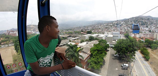 Cali pas� en la ladera del carguero y la mula al MIO Cable