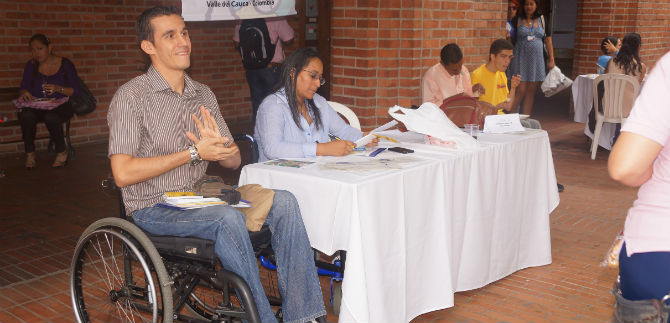 Beneficios de ayudas a la comunidad deben tramitarse sin intermediarios