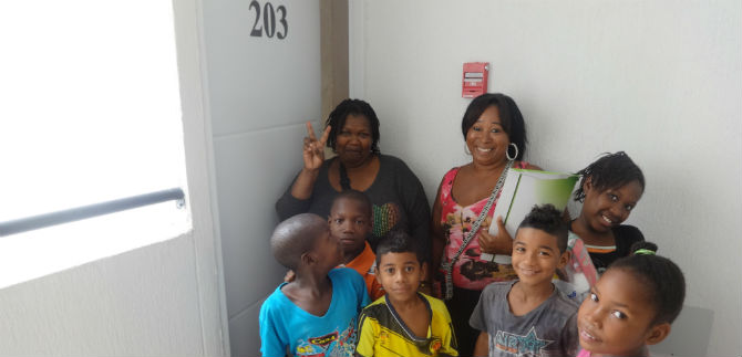 1729 familias del jarill�n han sido reasentadas en una vivienda nueva