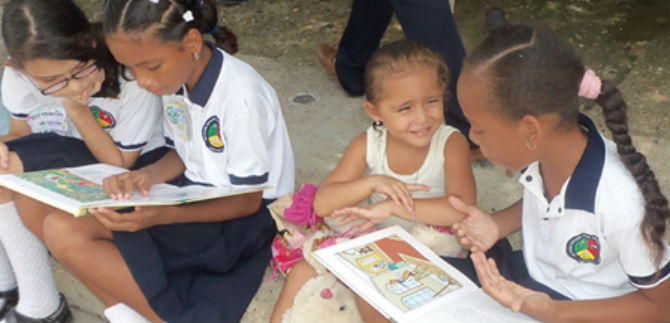 Estudiantes reubicados, listos para iniciar su a�o escolar