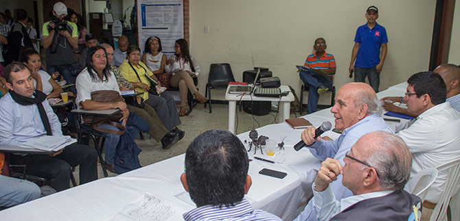Alcalde Armitage contin�a su di�logo con la comunidad en la comuna 1