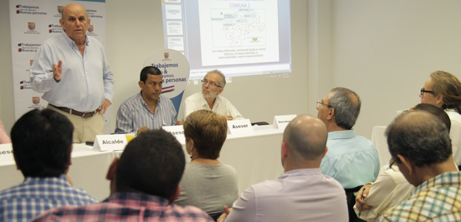 En visita a la comuna 2, l�deres y alcalde buscaron soluciones para sus problem�ticas